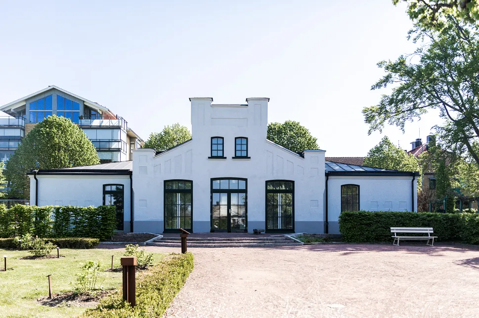 Målning av plåttak – Rosendala rosarium